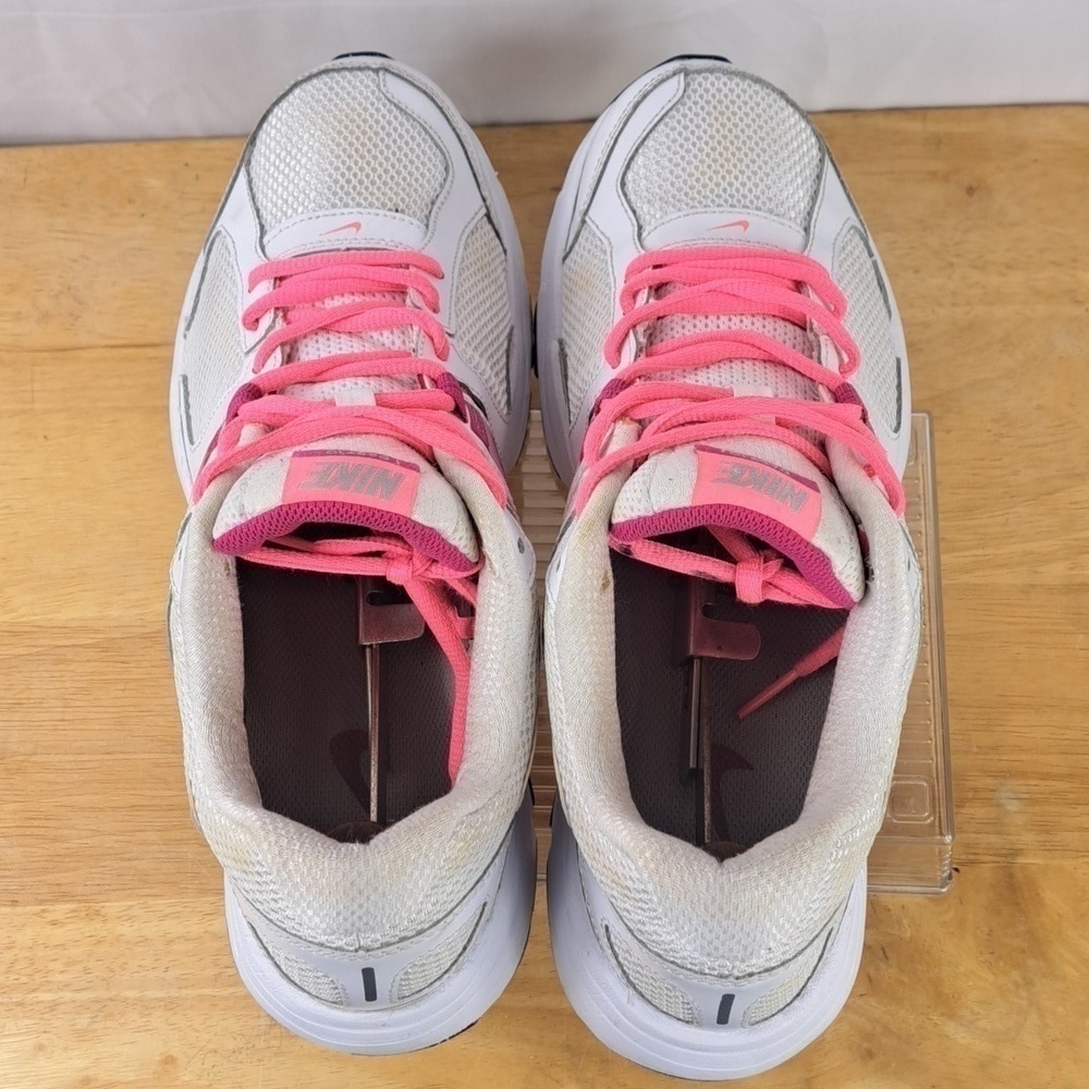 Nike Dart 10 reslon motion fit women's size 11 white & pink running shoes - Picture 4 of 8